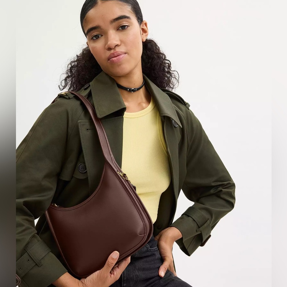 Coach Originals Curve Zip Bag in Brass/Maple Brown Glovetanned Leather NWT - Picture 7 of 11